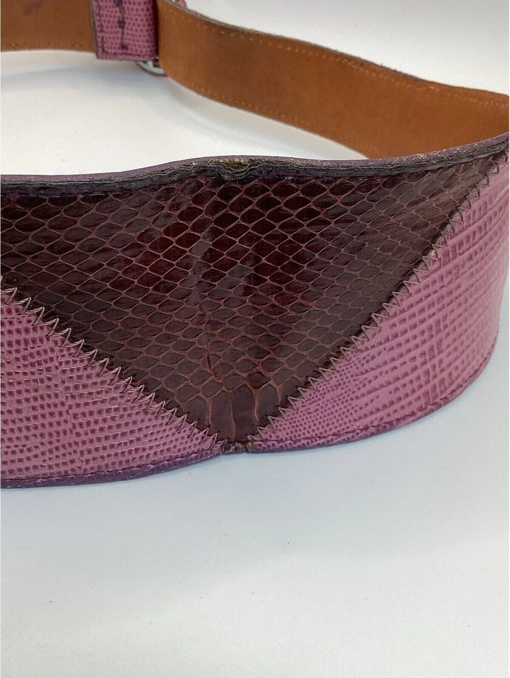 Greg Cassini Genuine Leather Wide Waist Purple Lizard Embossed Size  S  Vintage